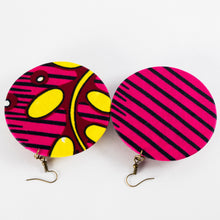 Load image into Gallery viewer, Fabric &amp; Bottlecap Earrings
